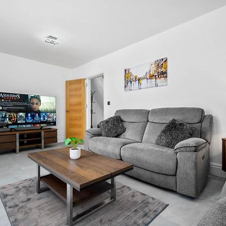 5 Bedroom House Solihull 10 Mins Drive From Bhx & Nec Private Off Road Parking Birmingham Exterior foto