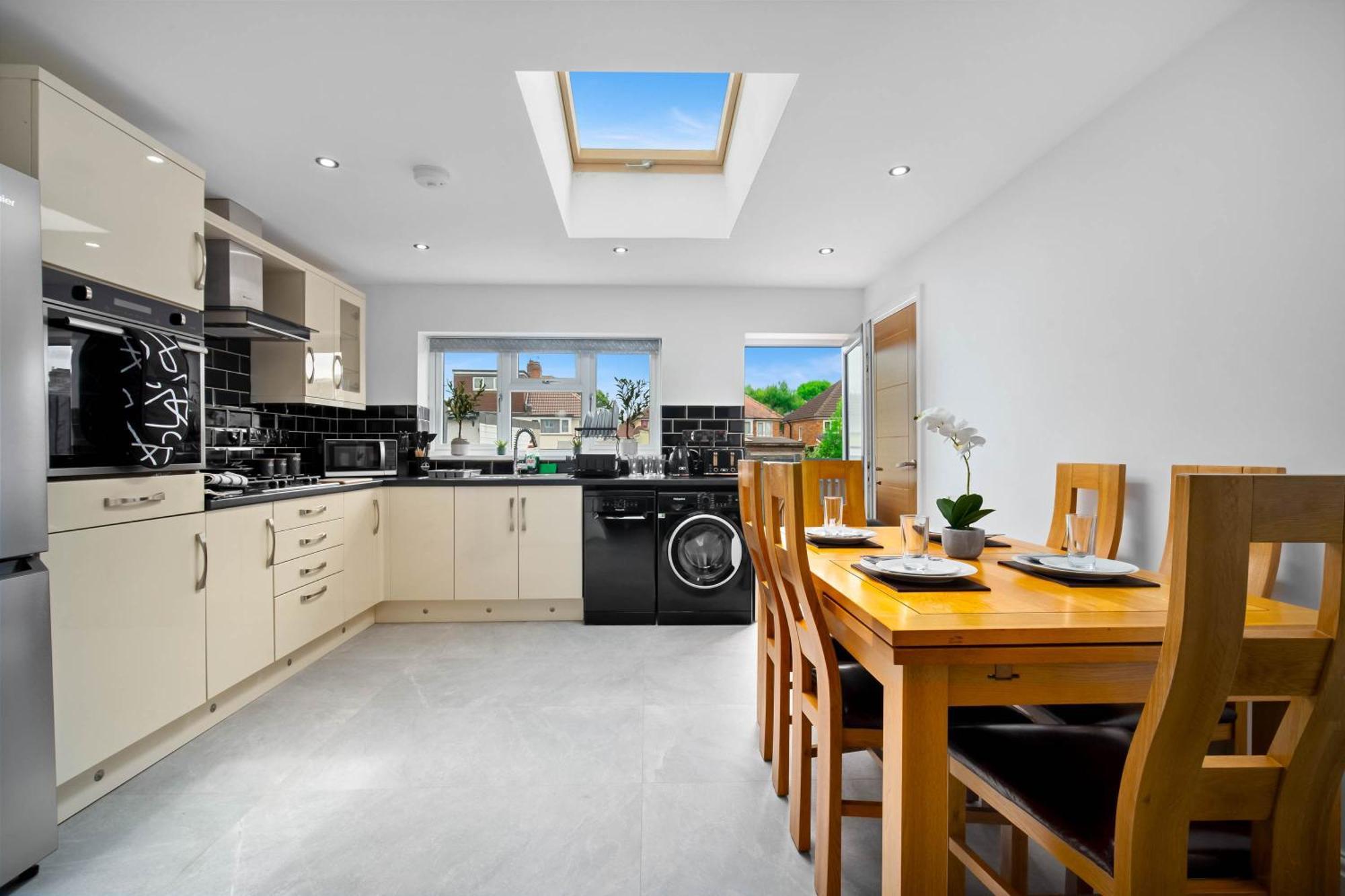 5 Bedroom House Solihull 10 Mins Drive From Bhx & Nec Private Off Road Parking Birmingham Exterior foto