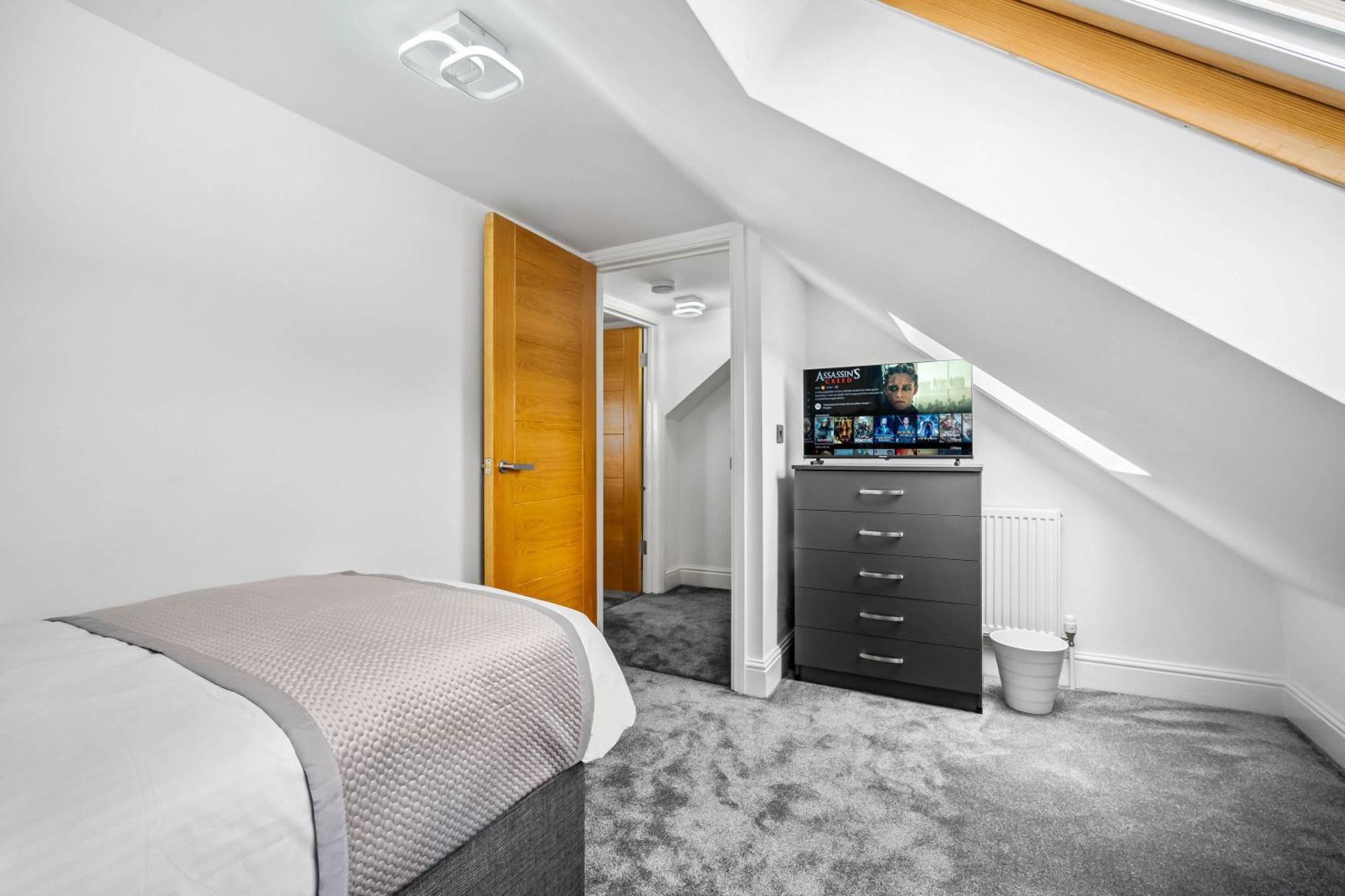 5 Bedroom House Solihull 10 Mins Drive From Bhx & Nec Private Off Road Parking Birmingham Exterior foto