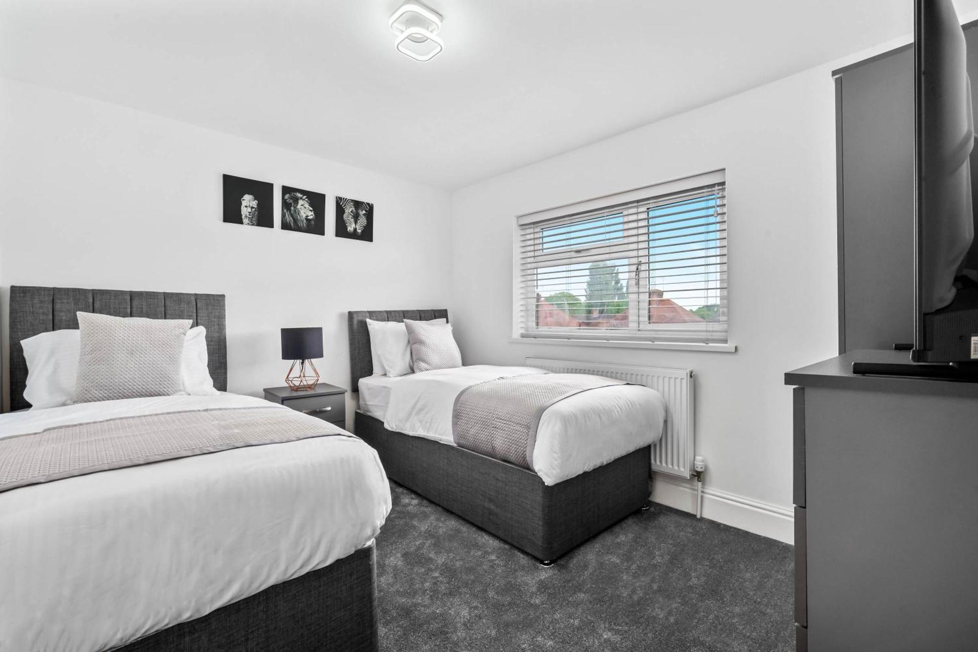 5 Bedroom House Solihull 10 Mins Drive From Bhx & Nec Private Off Road Parking Birmingham Exterior foto
