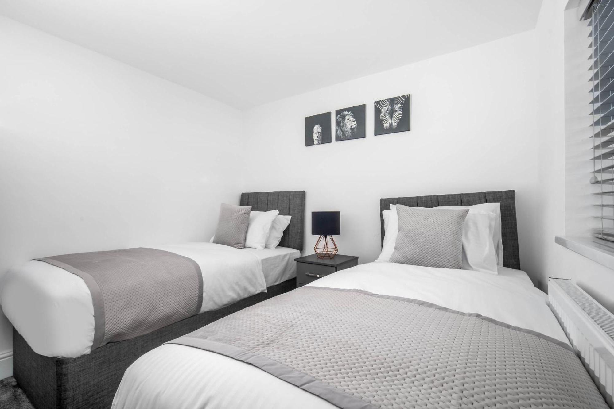 5 Bedroom House Solihull 10 Mins Drive From Bhx & Nec Private Off Road Parking Birmingham Exterior foto
